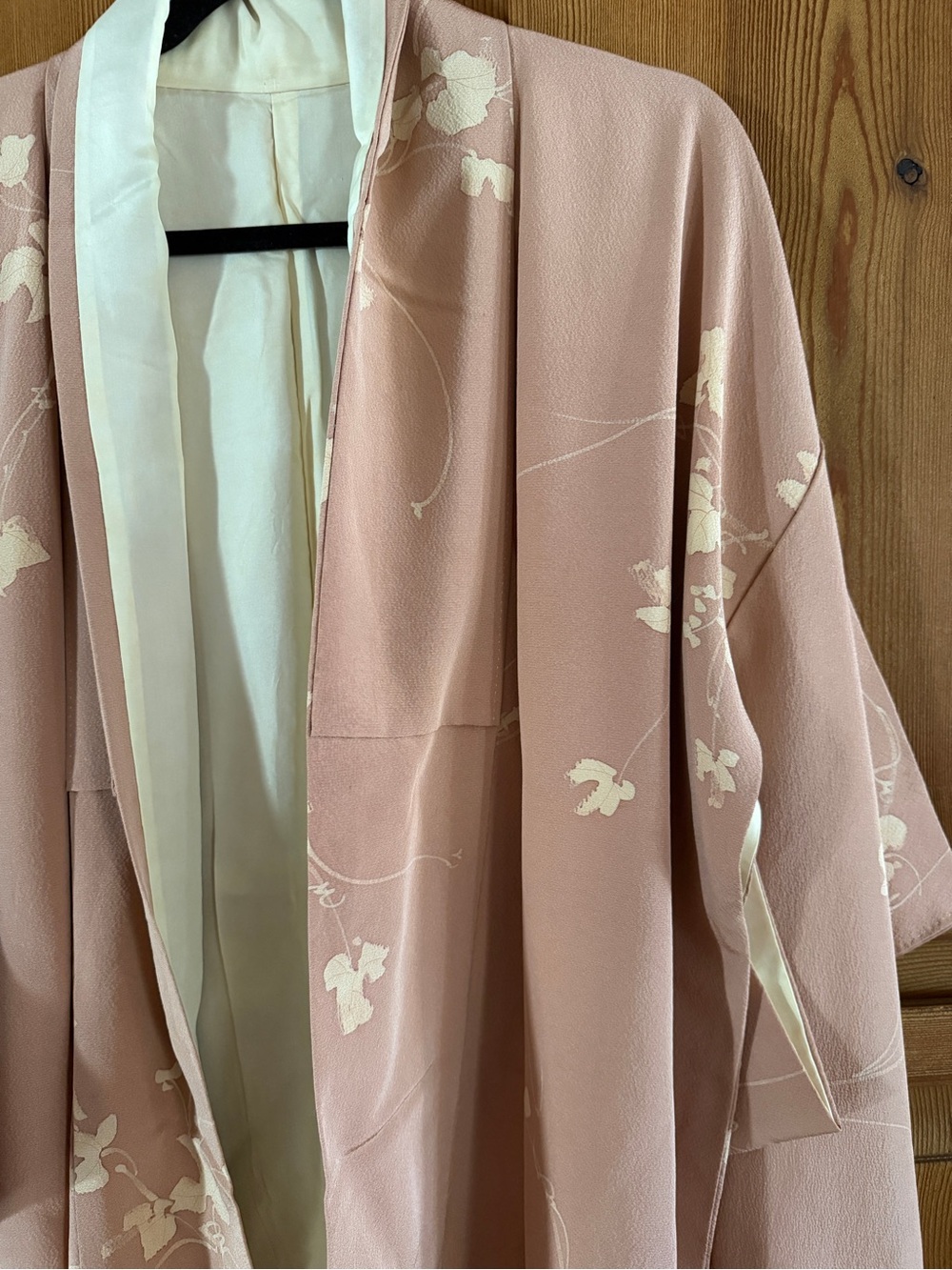 Antique vintage SILK JAPANESE KIMONO
HAORI SILK FLORAL Excellent Condition. - Picture 9 of 12